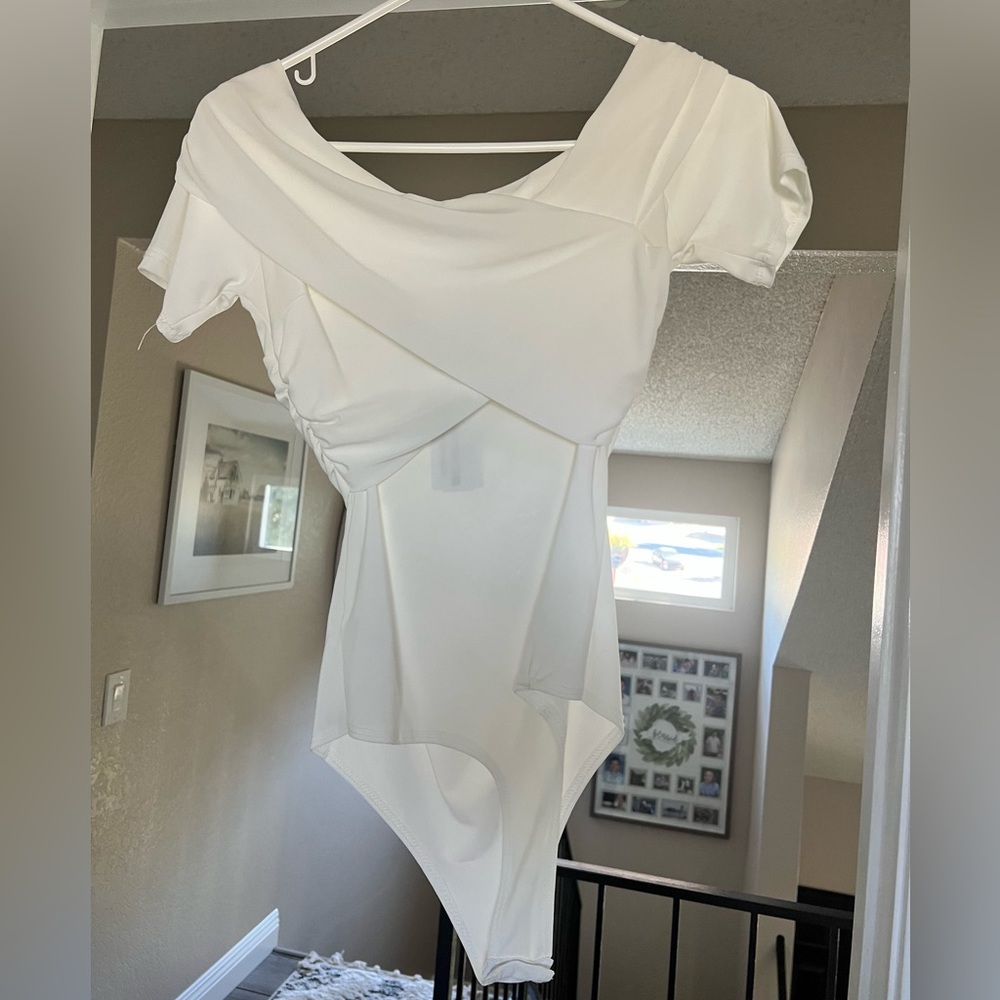 Criss cross bodysuit NWT - Picture 2 of 5